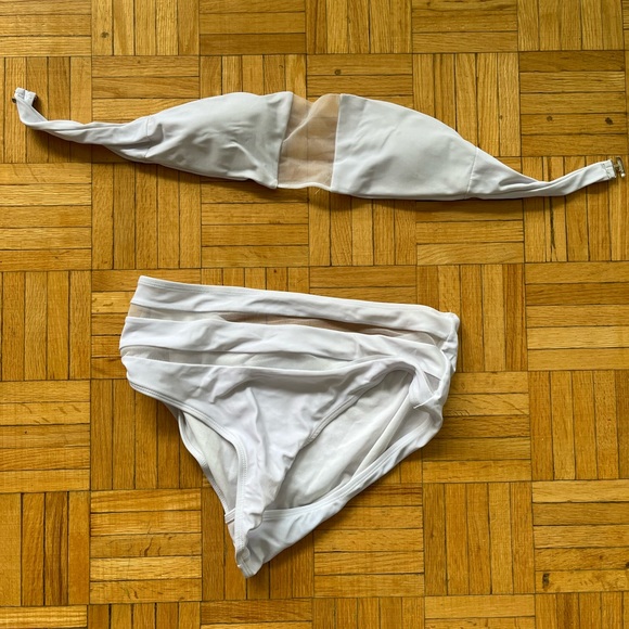 New - Picture 1 of 2